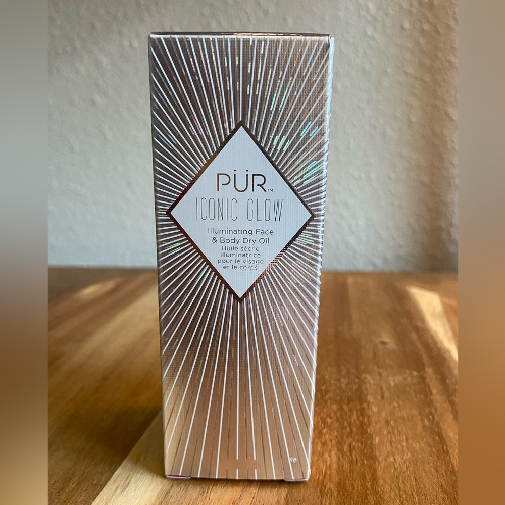PรR COSMETICS
Iconic Glow Illuminating Face & Body Dry Oil - Picture 1 of 2
